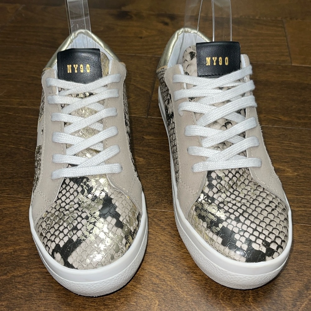 Steve Madden sneakers